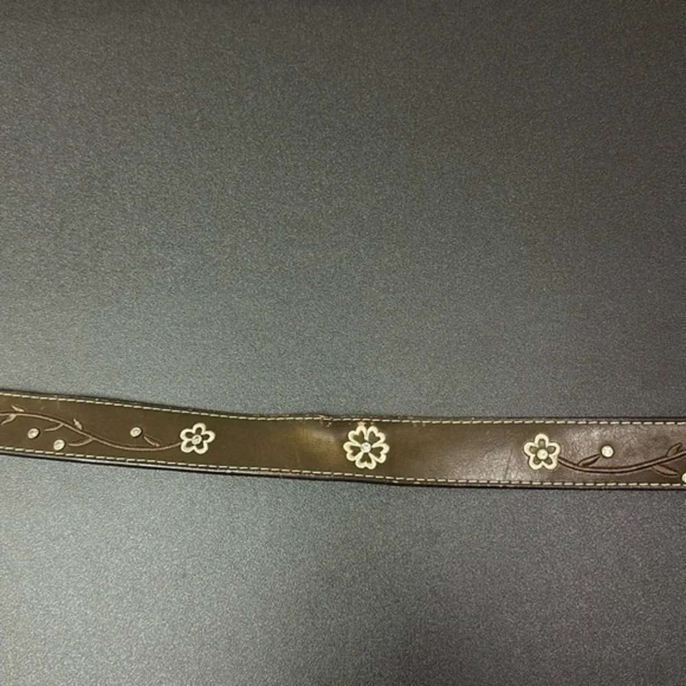 Girls Ariat size 26 genuine, leather western belt